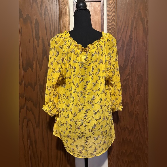 Old Navy Blouse - Picture 4 of 7